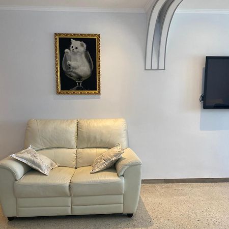 Shared Apartment! Piso Compartido! Общая Квартира! Sevilla Exterior foto