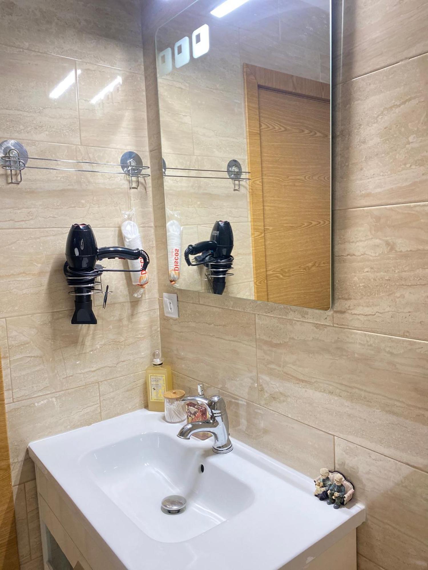 Shared Apartment! Piso Compartido! Общая Квартира! Sevilla Exterior foto